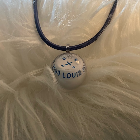 Authentic Louis Vuitton 2000 Cup compass necklace - Picture 1 of 4